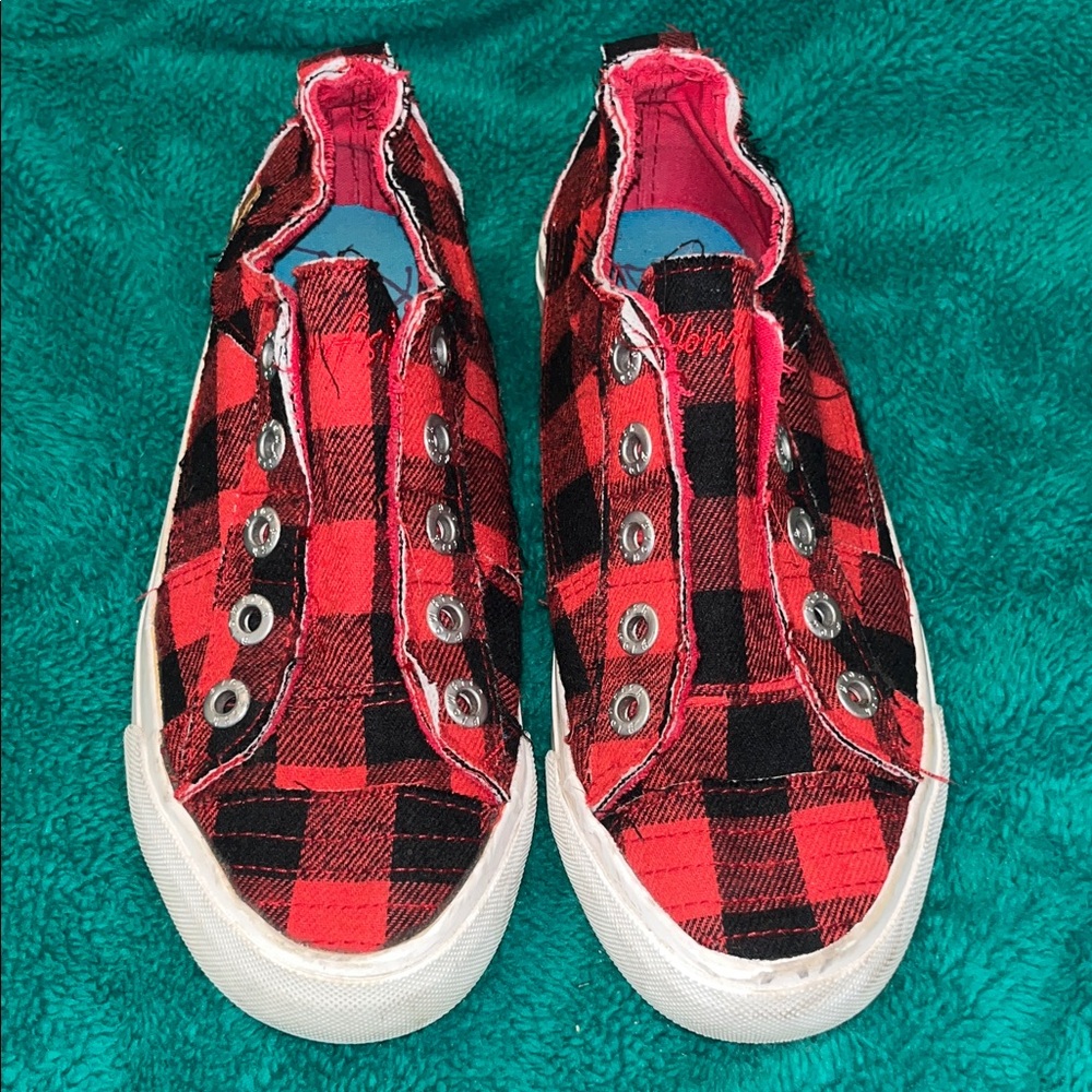 3/$10 Blowfish Malibu Kids Plaid Sneakers in Red and Black - Picture 1 of 6